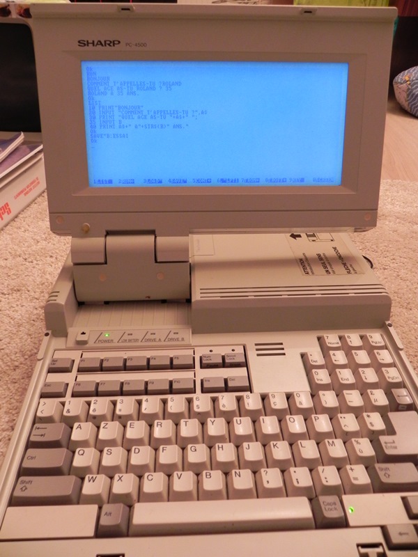 Le portable SHARP PC-4502