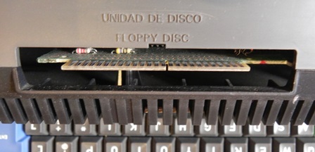 Le connecteur "bord de carte" pour le lecteur de disquette